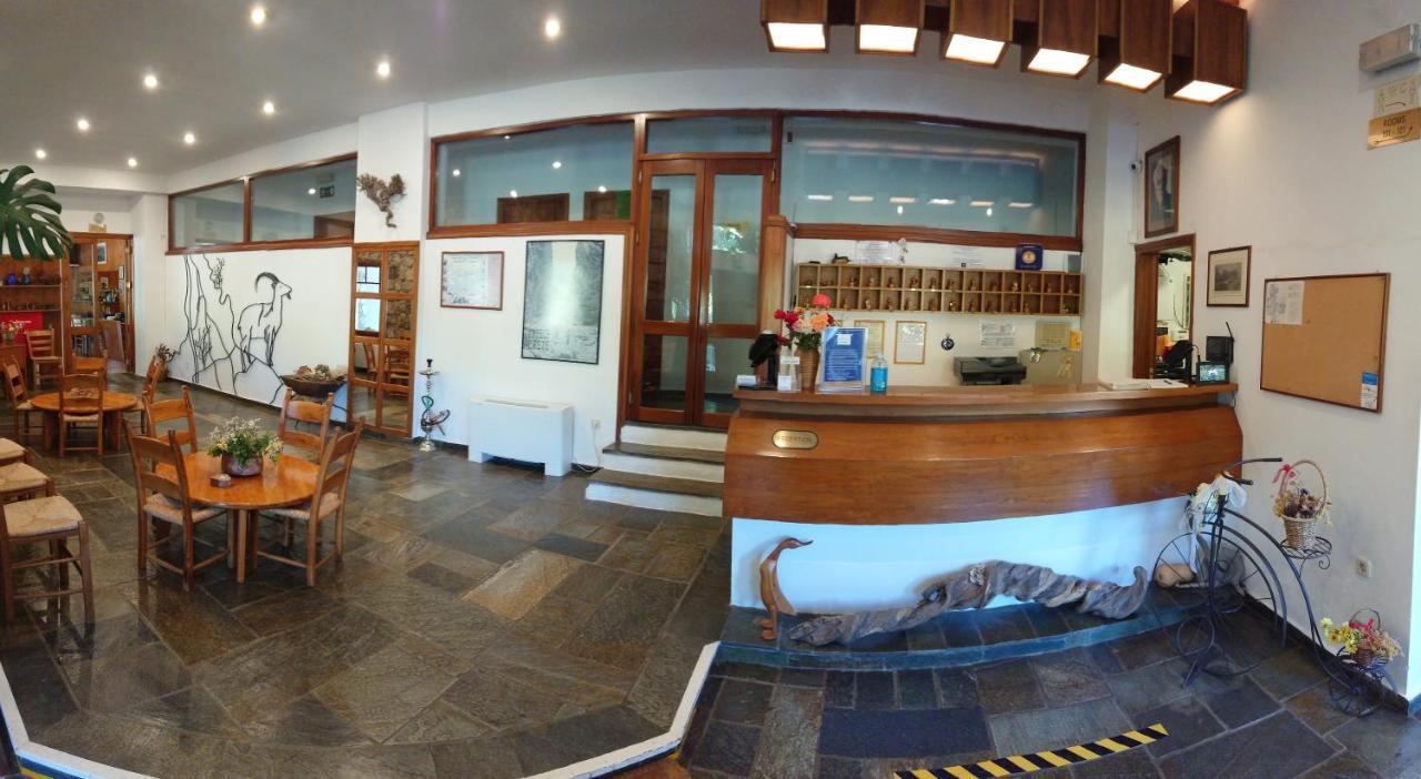 Neos Hotel 2*